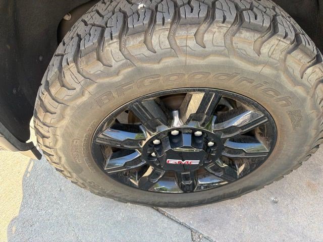 Used 2024 GMC Sierra 3500 AT4 w/ AT4 Premium Plus Package AWD/4WD image 12