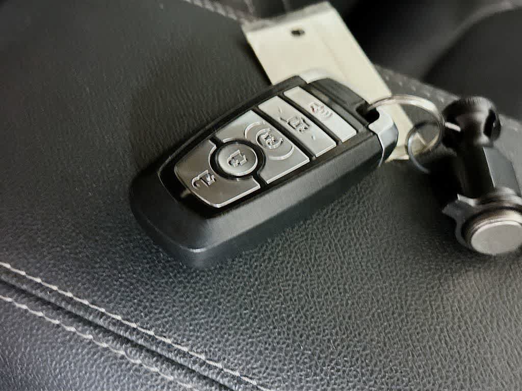 Certified 2020 Ford Escape Titanium AWD/4WD image 21