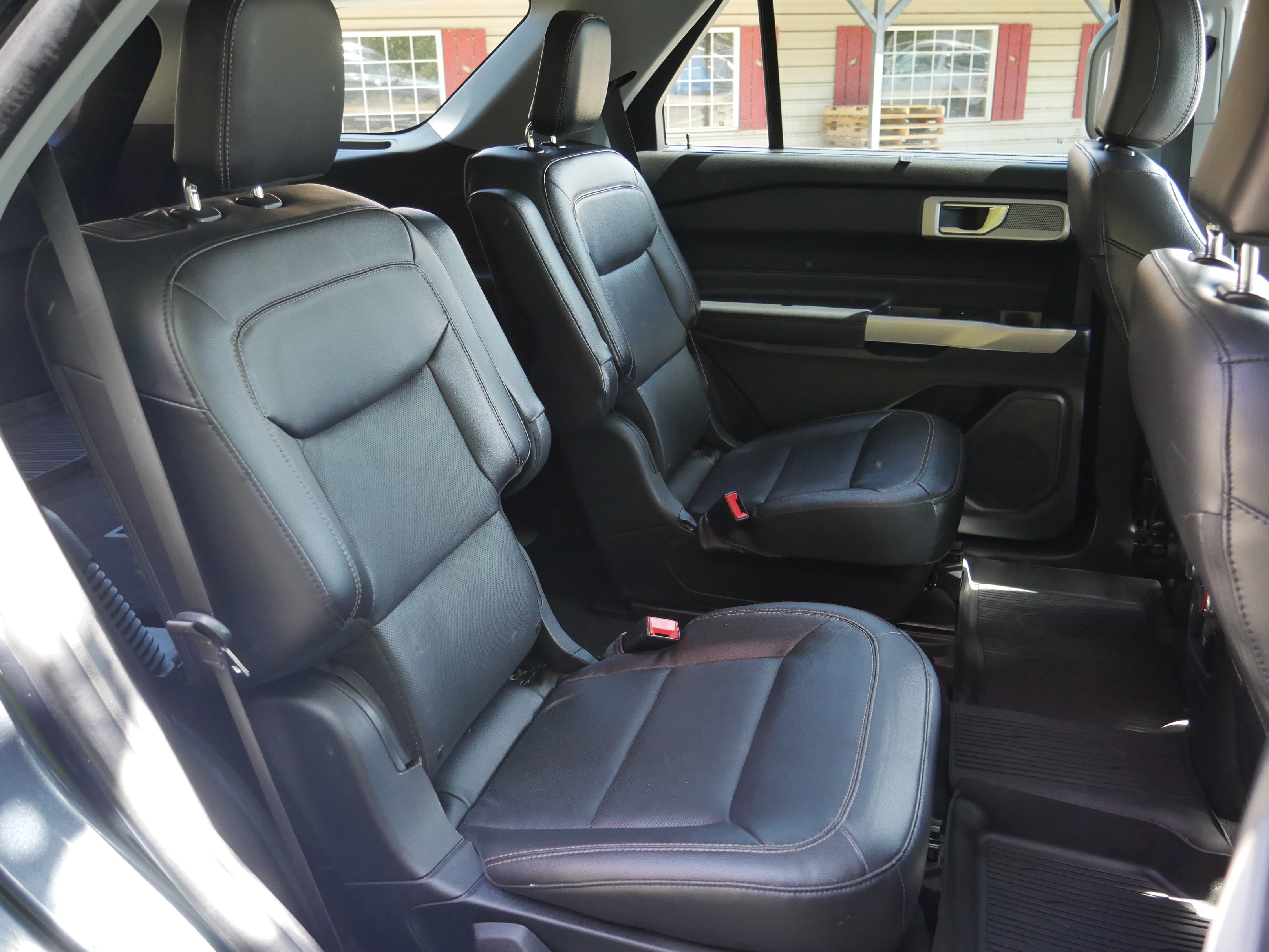 Certified 2022 Ford Explorer Limited AWD/4WD image 30