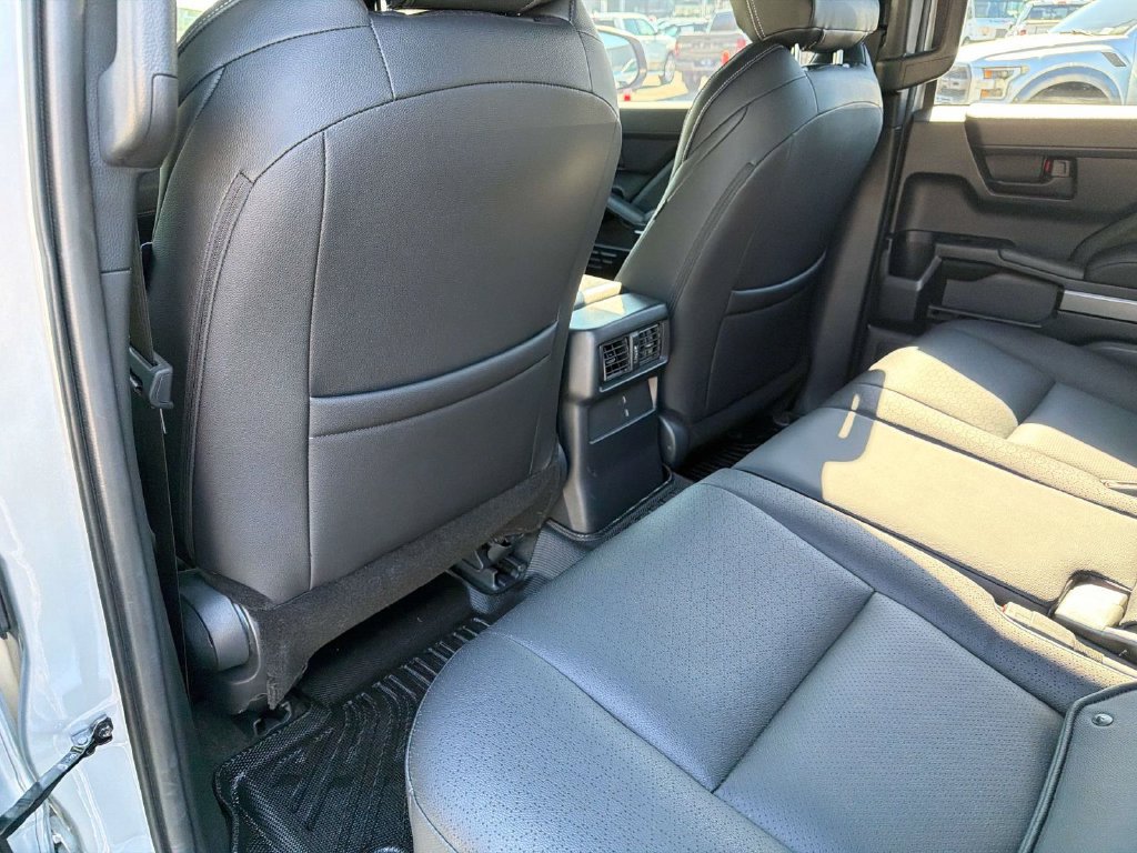 Used 2025 Toyota 4Runner SR5 AWD/4WD image 24