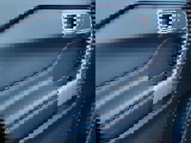 Certified 2022 Ford Explorer XLT w/ Equipment Group 202A image 38