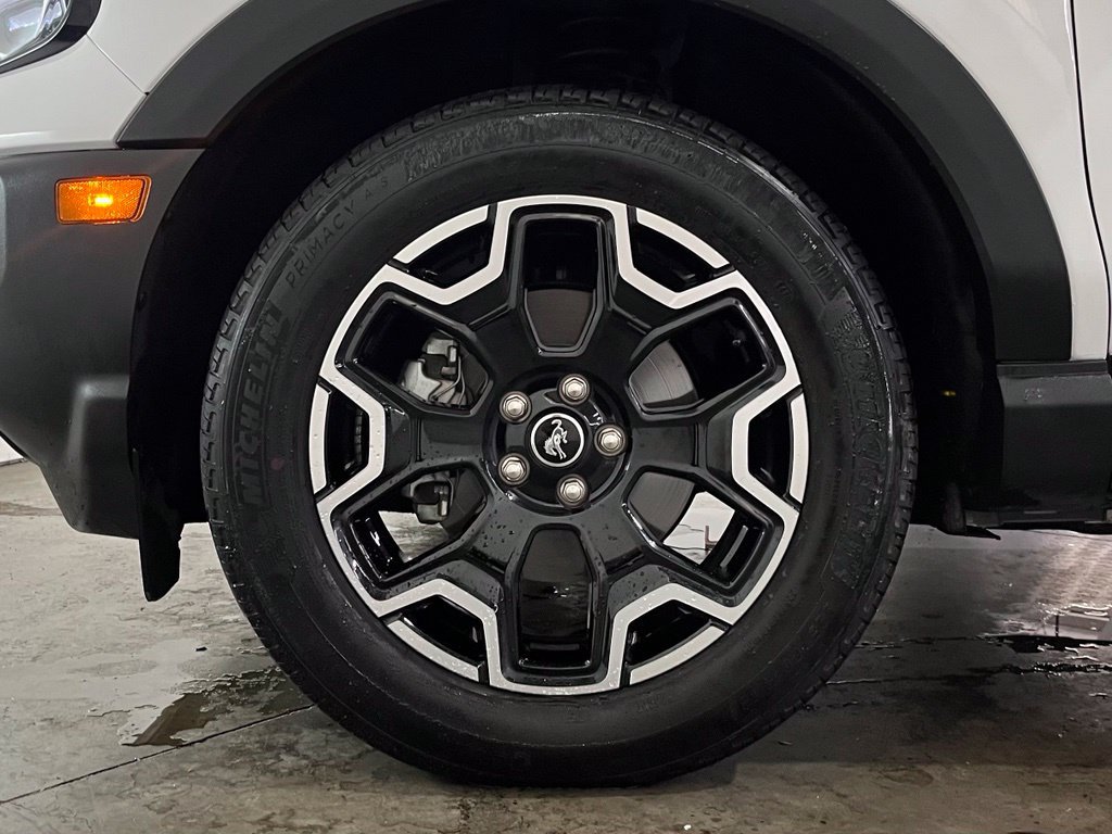 Certified 2025 Ford Bronco Sport Outer Banks w/ Outer Banks Tech Package+ AWD/4WD image 17