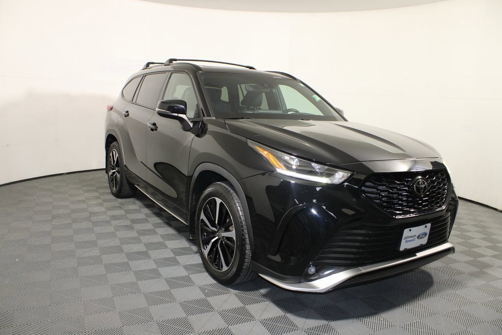 Used 2022 Toyota Highlander XSE image 5