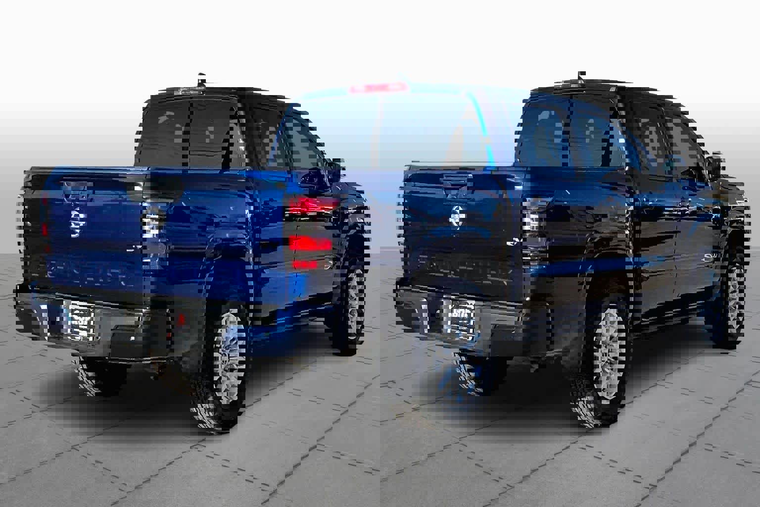 Used 2022 Nissan Frontier SV w/ Technology Package image 4