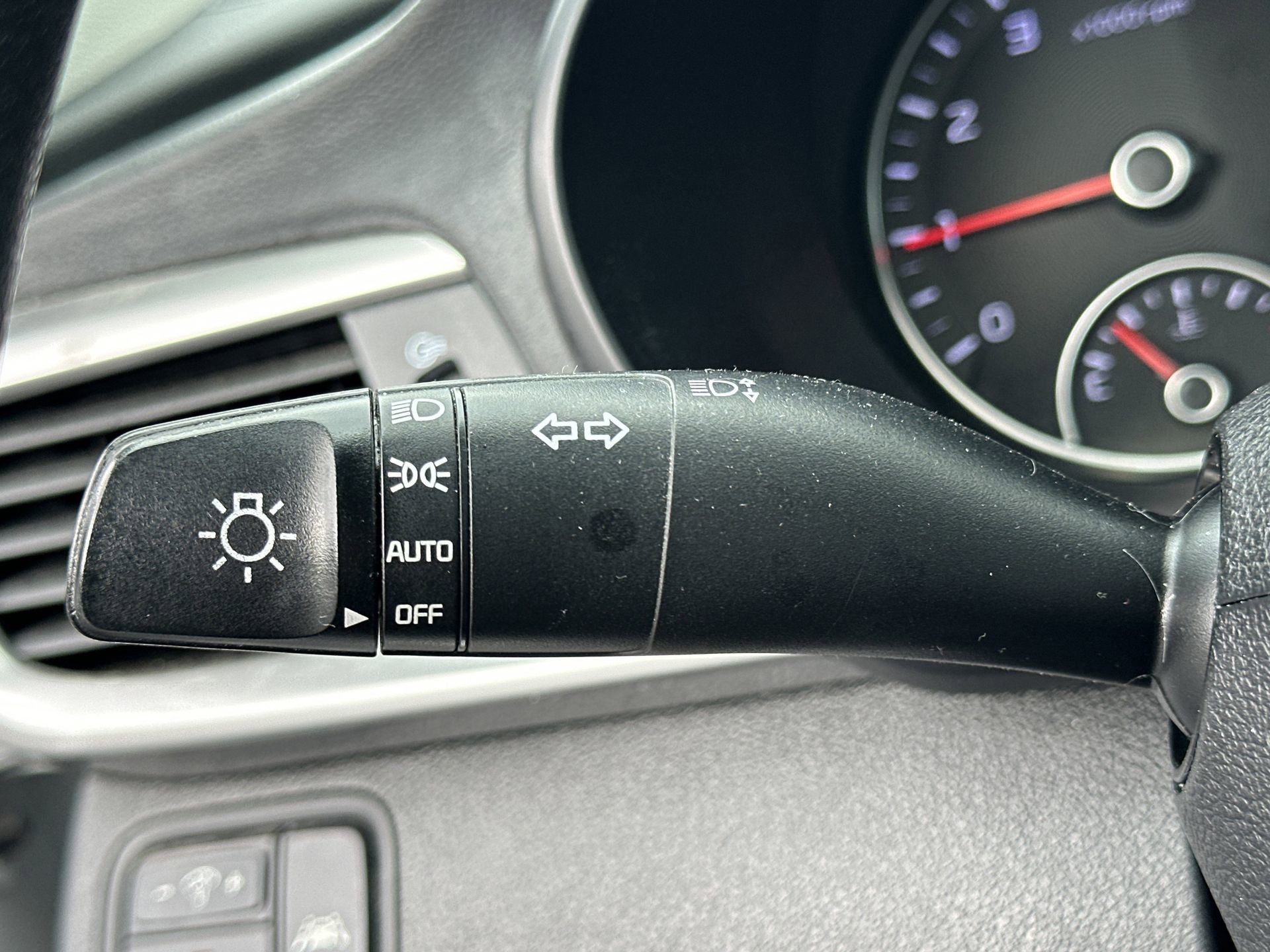 Used 2020 Kia Optima LX image 12