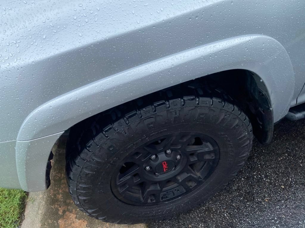 Used 2021 Toyota 4Runner SR5 Premium w/ Moonroof Package RWD image 2