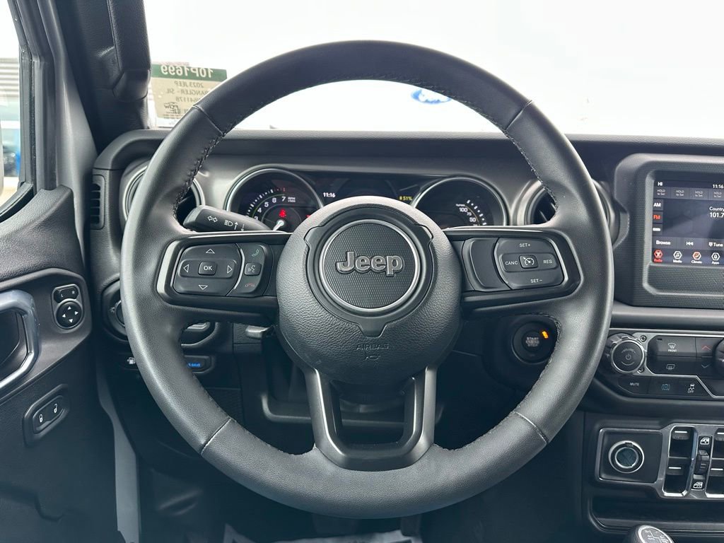 Used 2023 Jeep Wrangler Unlimited image 10