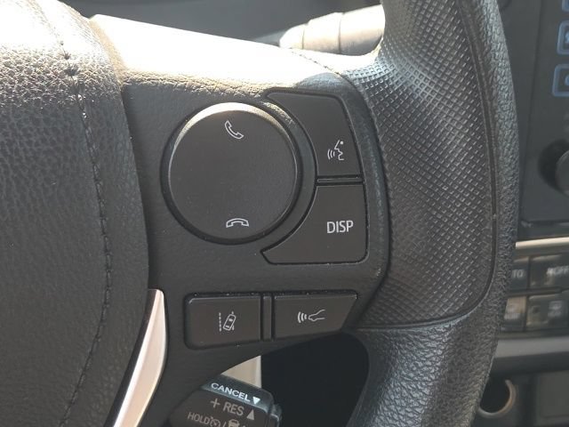 Used 2018 Toyota Corolla LE w/ Carpet Mat Package (TMS) FWD image 32