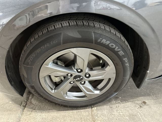 Used 2023 Kia K5 LXS image 22