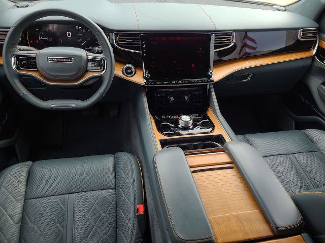 Used 2024 Jeep Grand Wagoneer Series III AWD/4WD image 19