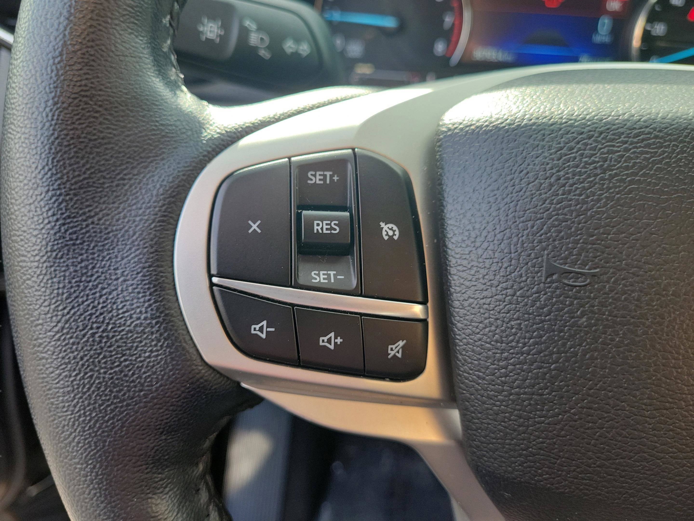 Certified 2023 Ford Explorer XLT w/ Equipment Group 202A AWD/4WD image 25