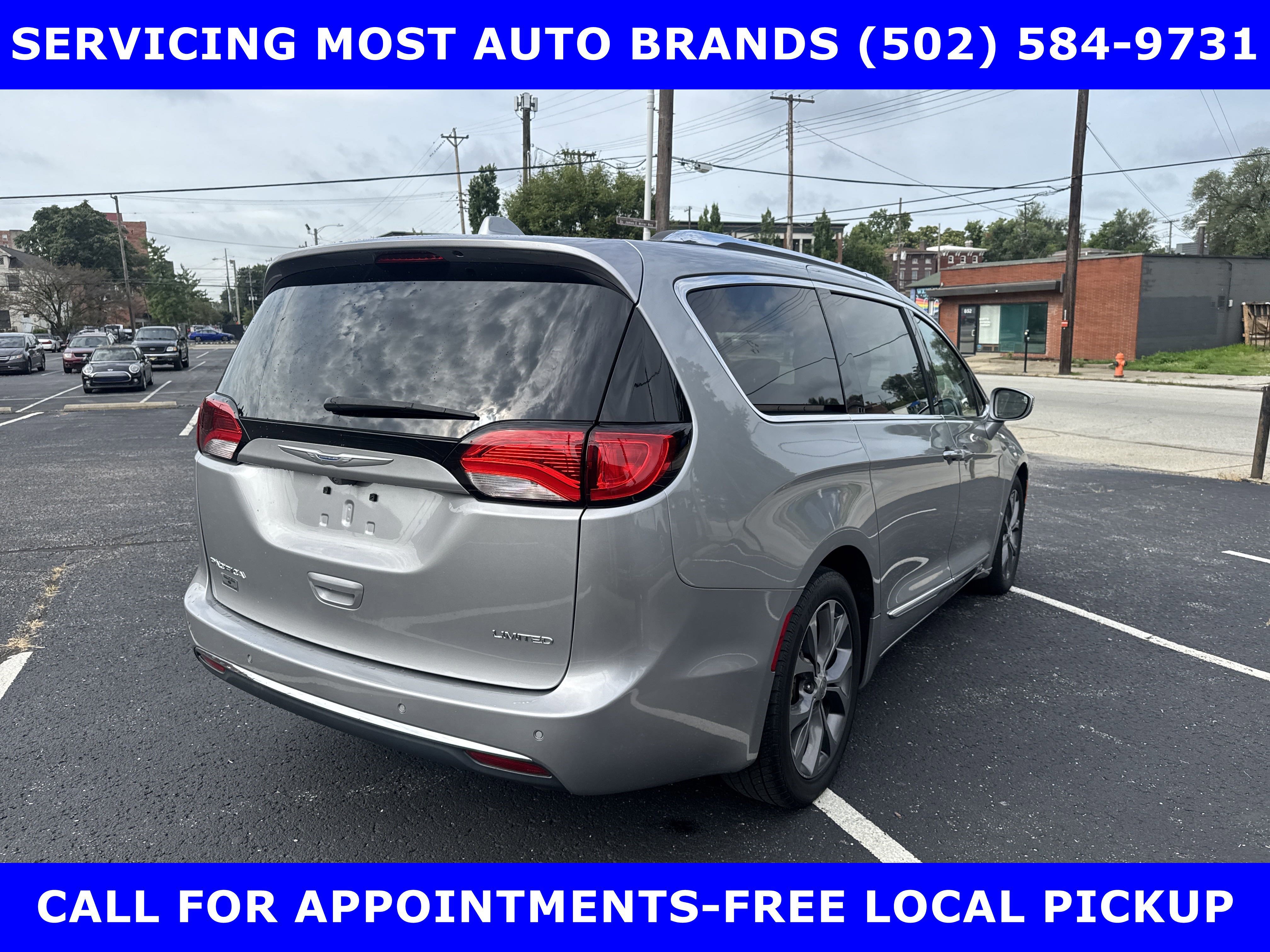 Used 2017 Chrysler Pacifica Limited image 5
