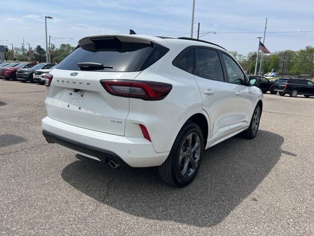 Certified 2024 Ford Escape ST-Line w/ Tech Pack #1 AWD/4WD image 4