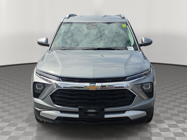 Used 2025 Chevrolet TrailBlazer LT AWD/4WD image 2