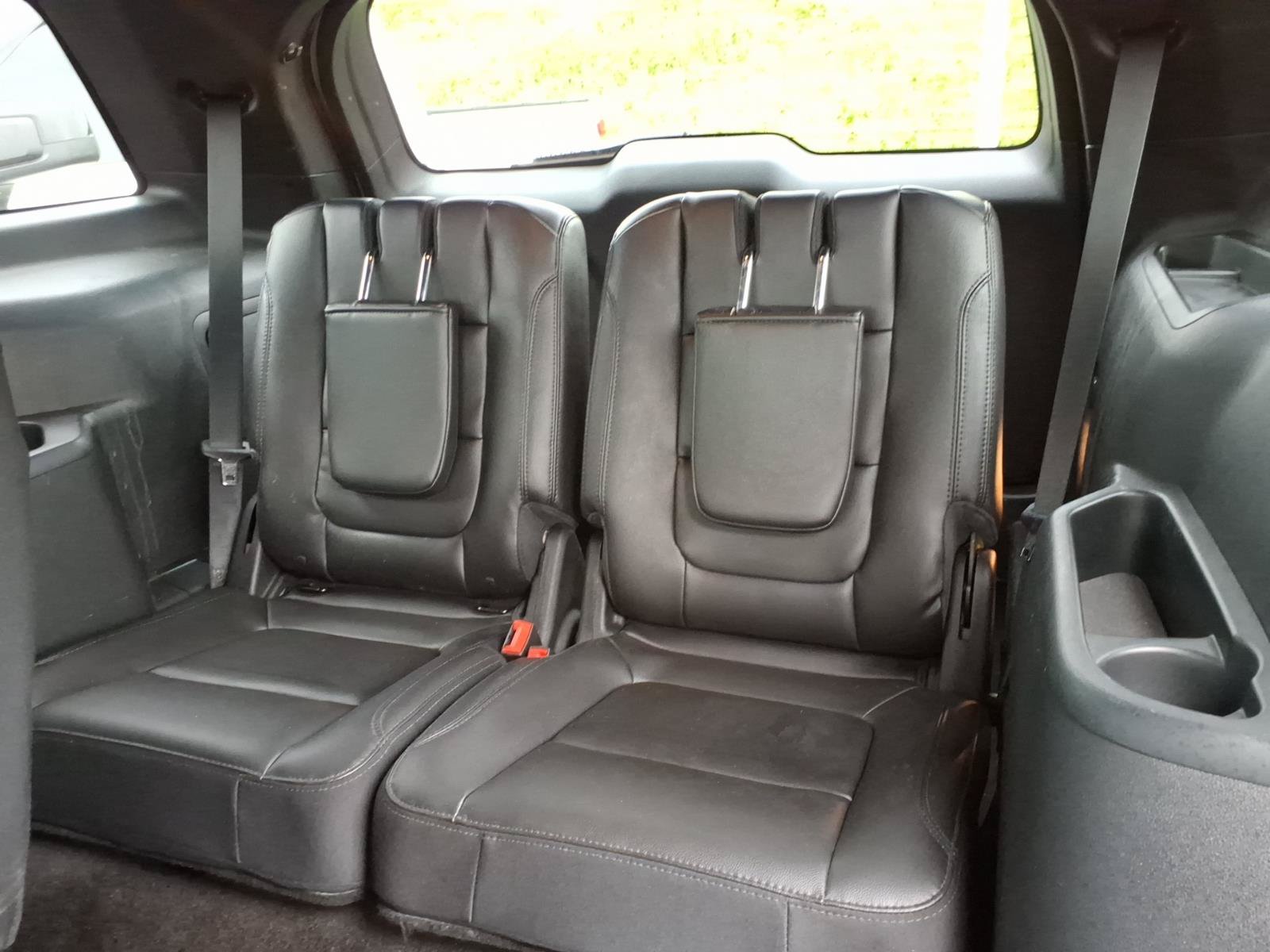 Certified 2018 Ford Explorer XLT w/ Equipment Group 202A AWD/4WD image 9