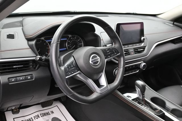 Used 2022 Nissan Altima 2.5 SR FWD image 15