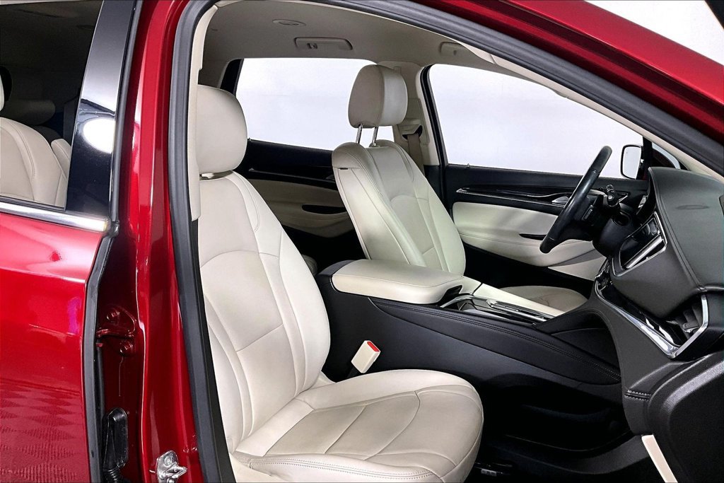 Used 2024 Buick Enclave Essence w/ Technology Package FWD image 7