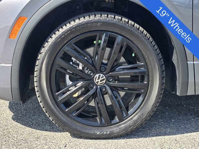 Used 2022 Volkswagen Tiguan SE R-Line FWD image 10