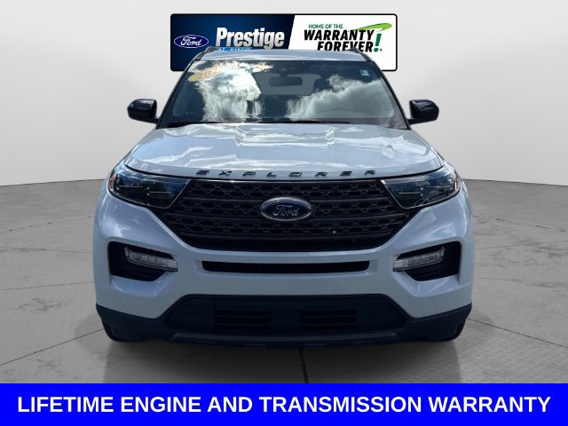 Certified 2022 Ford Explorer XLT w/ Equipment Group 202A RWD image 9