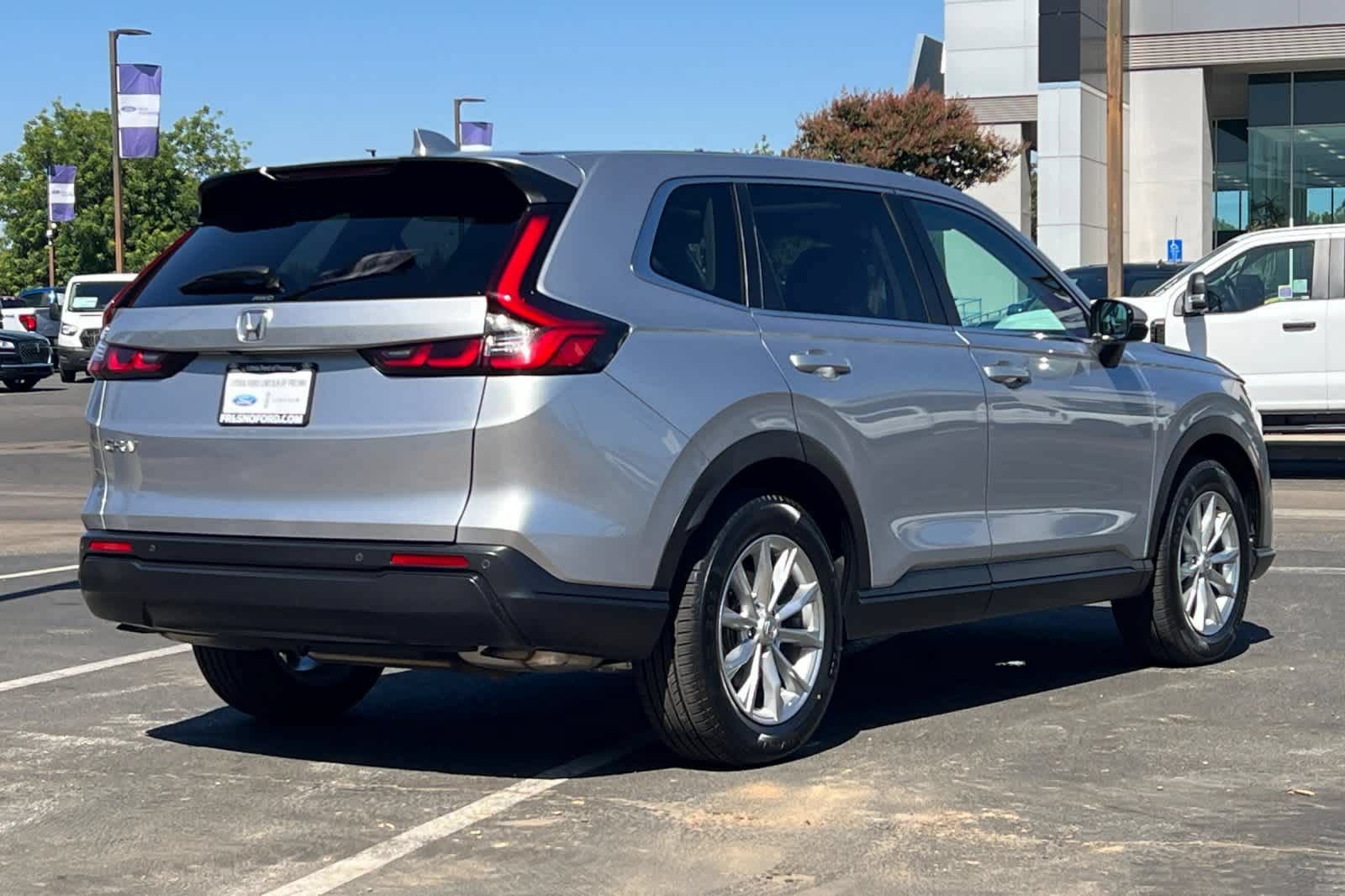 Used 2025 Honda CR-V EX-L image 2