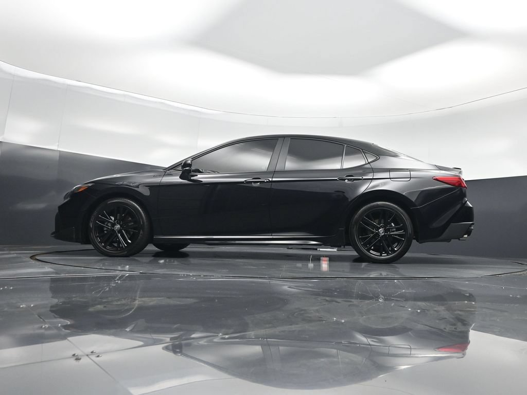 Used 2026 Toyota Camry SE FWD image 8