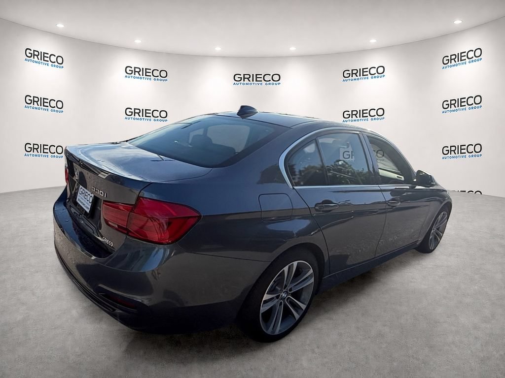 Used 2018 BMW 330i xDrive Sedan AWD/4WD image 7