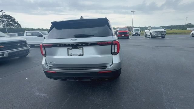 Certified 2025 Ford Explorer Active RWD image 7