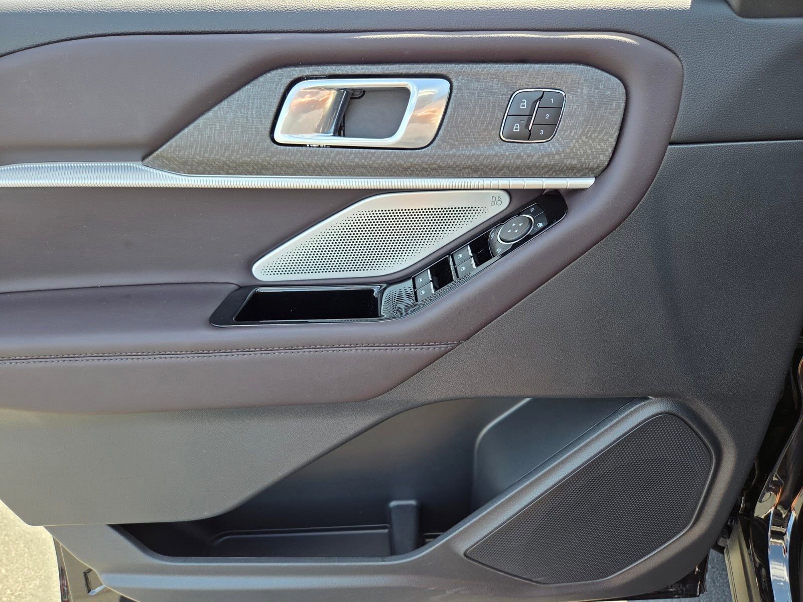 Certified 2026 Ford Explorer Platinum RWD image 18