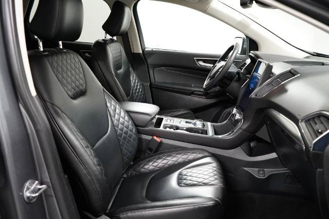 Certified 2024 Ford Edge Titanium AWD/4WD image 31
