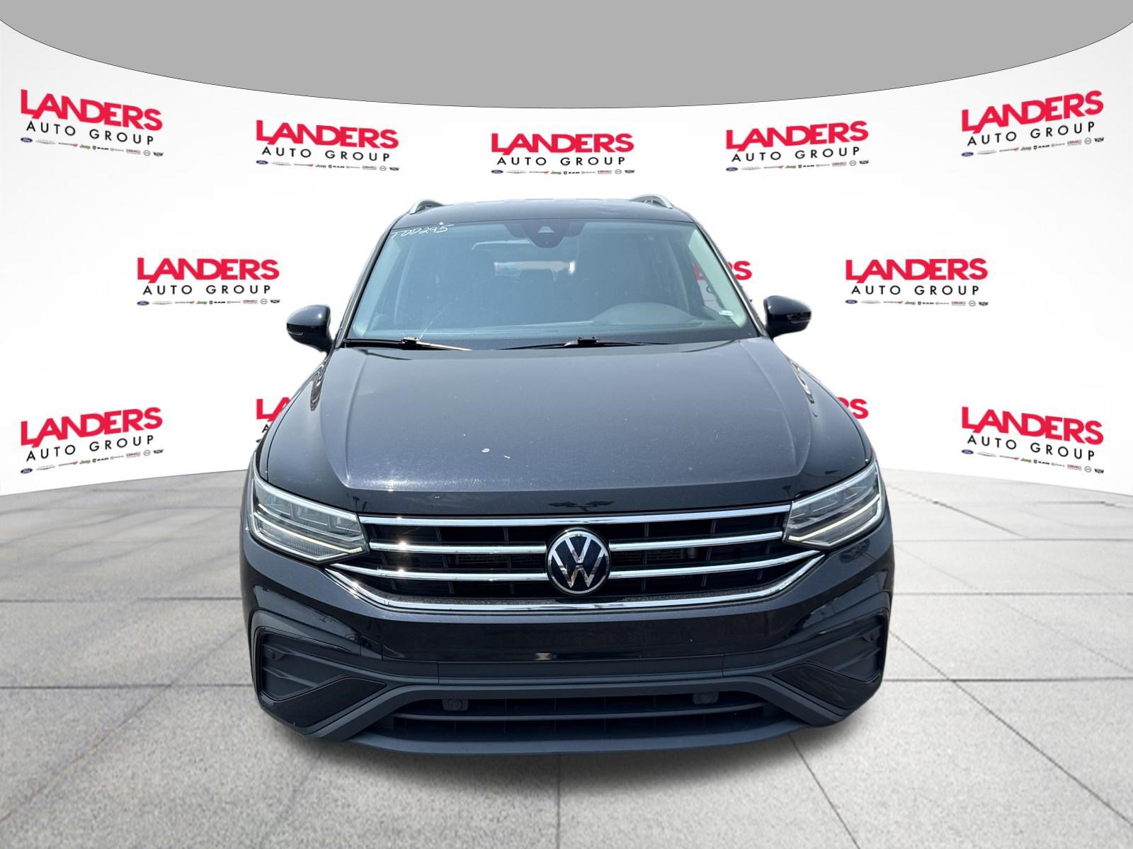 Used 2024 Volkswagen Tiguan SE FWD image 8