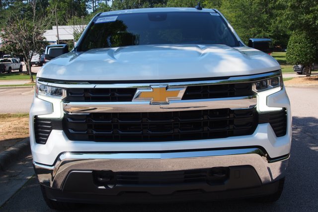 Used 2023 Chevrolet Silverado 1500 LT AWD/4WD image 2