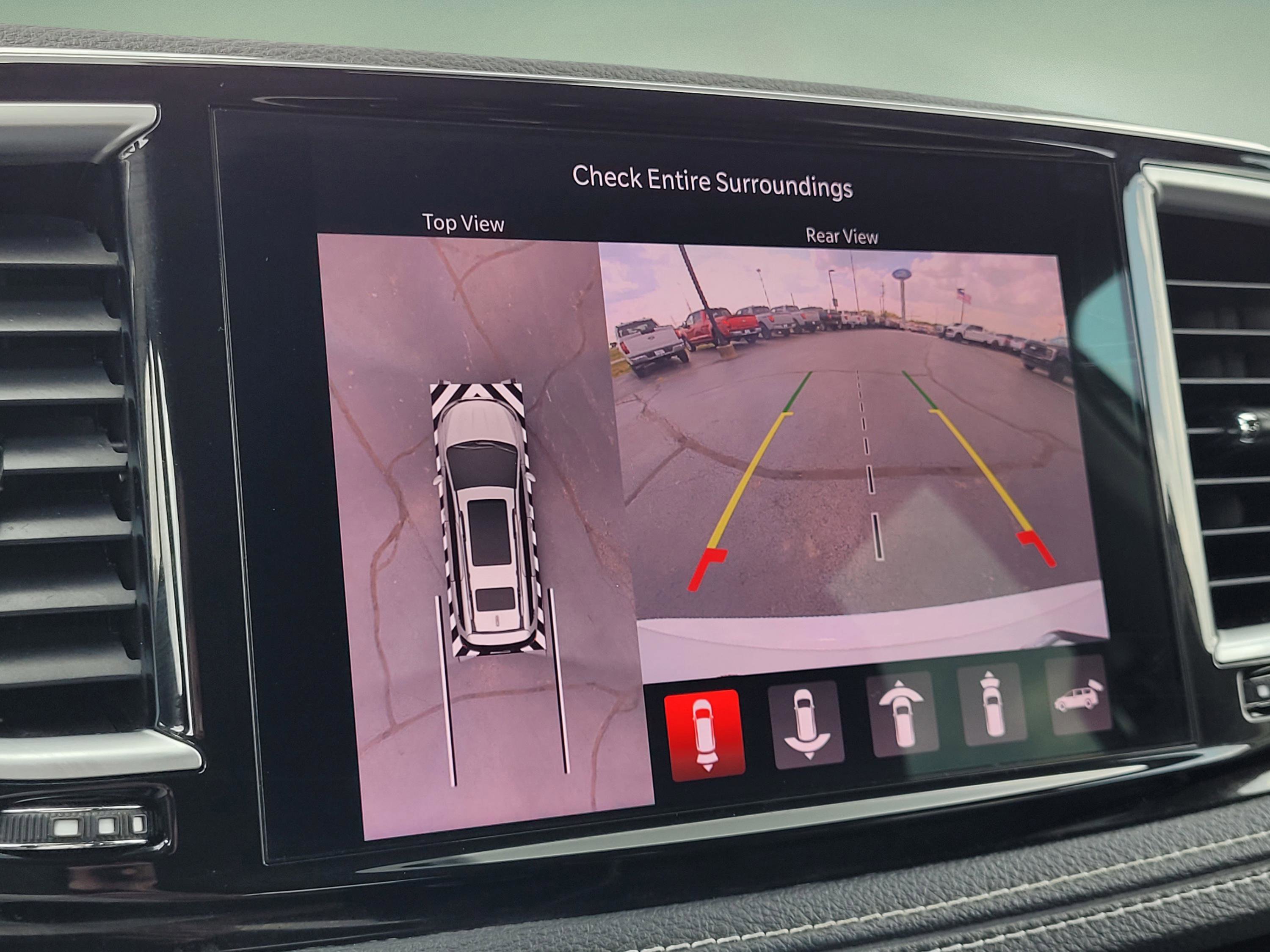 Used 2022 Chrysler Pacifica Limited FWD image 21