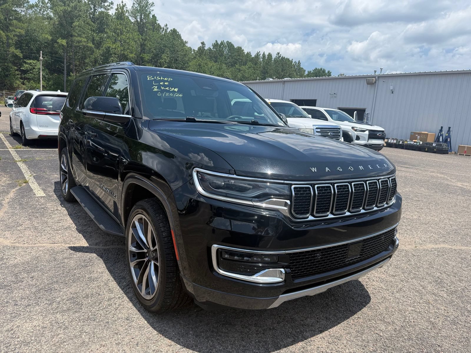 Used 2022 Jeep Wagoneer Series II w/ Premium Group I AWD/4WD image 1