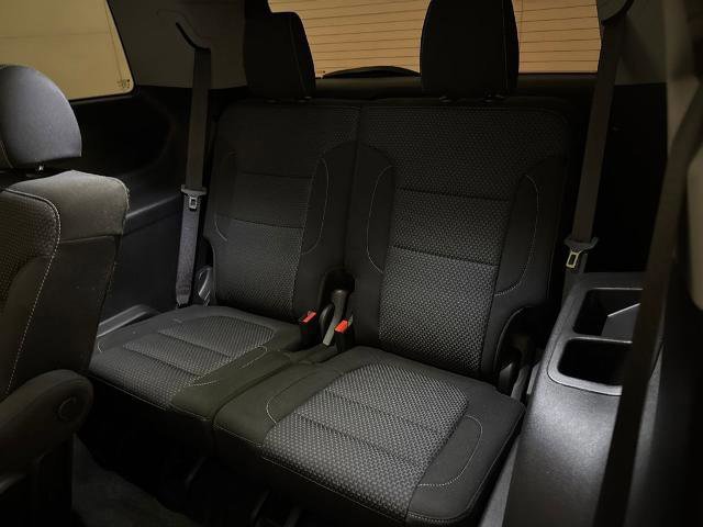 Used 2021 GMC Acadia SLE w/ Driver Convenience Package image 32