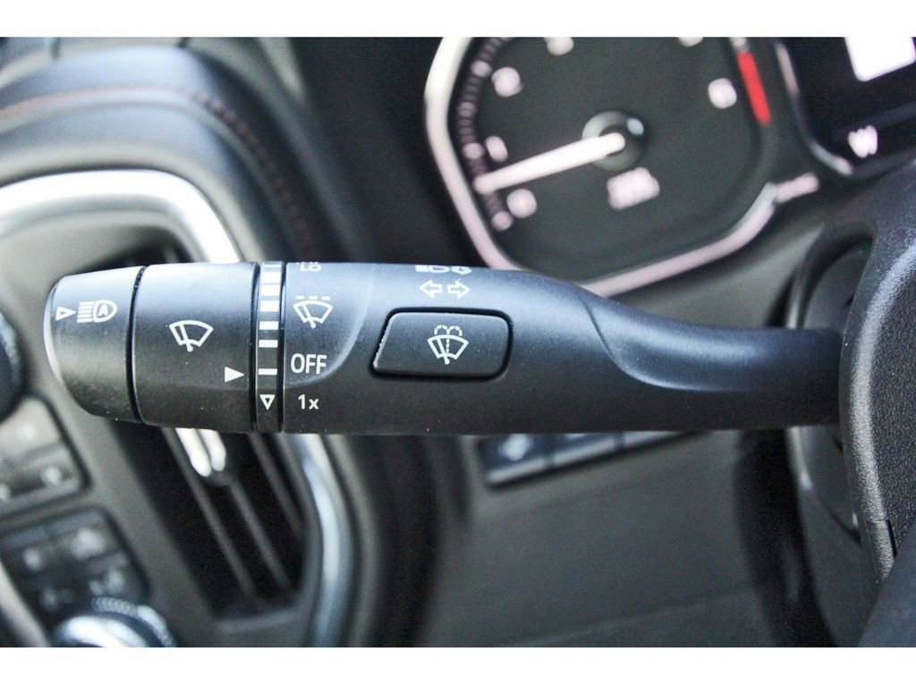 Used 2022 GMC Sierra 1500 AT4 w/ AT4 Premium Package image 16