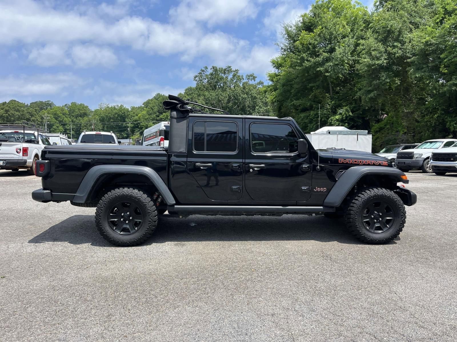 Used 2021 Jeep Gladiator Mojave AWD/4WD image 2