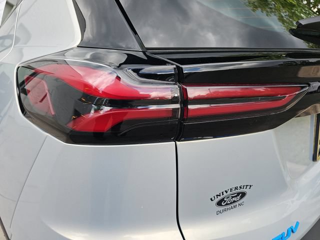 Used 2023 Chevrolet Bolt EUV LT w/ Driver Confidence Package FWD image 32