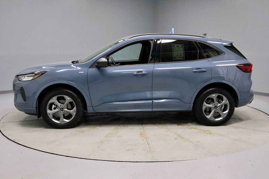 Certified 2024 Ford Escape ST-Line w/ Tech Pack #1 AWD/4WD image 9