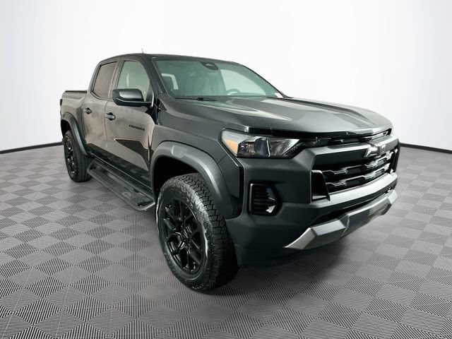 Used 2024 Chevrolet Colorado Trail Boss w/ LPO, Dark Essentials Package AWD/4WD image 4