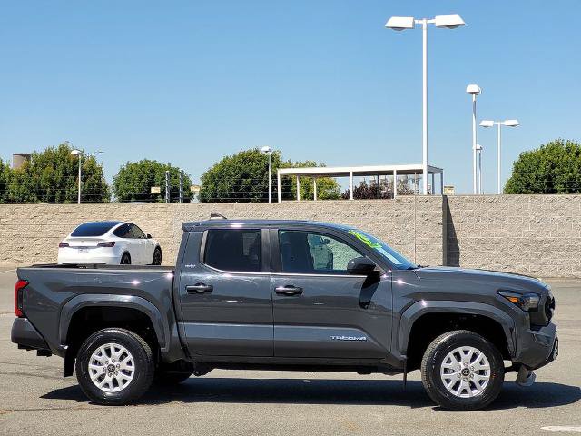 Used 2024 Toyota Tacoma SR5 AWD/4WD image 3
