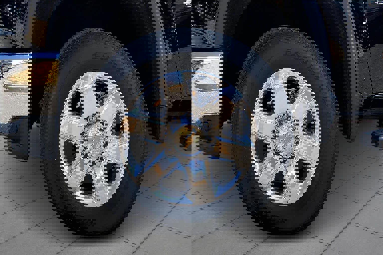 Used 2022 Chevrolet Silverado 2500 LTZ w/ LTZ Convenience Package image 13