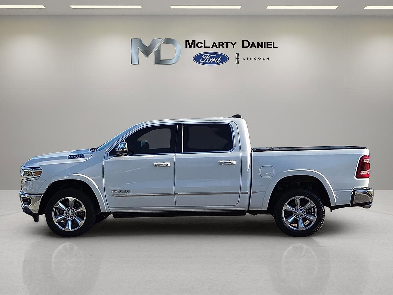 Used 2022 RAM 1500 Limited image 3