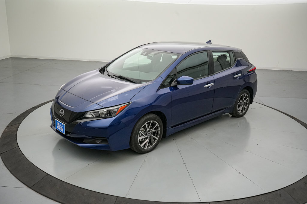Used 2025 Nissan Leaf S FWD image 8