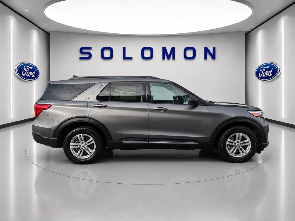 Certified 2024 Ford Explorer XLT w/ Equipment Group 202A AWD/4WD image 4