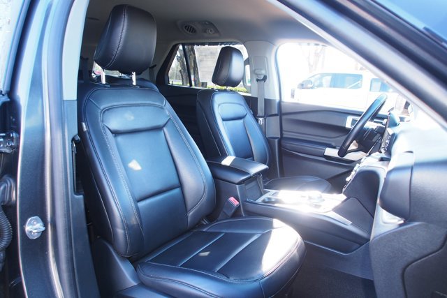 Certified 2020 Ford Explorer XLT w/ Equipment Group 202A image 11