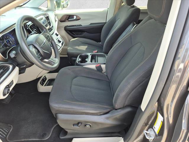 Used 2018 Chrysler Pacifica Touring Plus FWD image 21