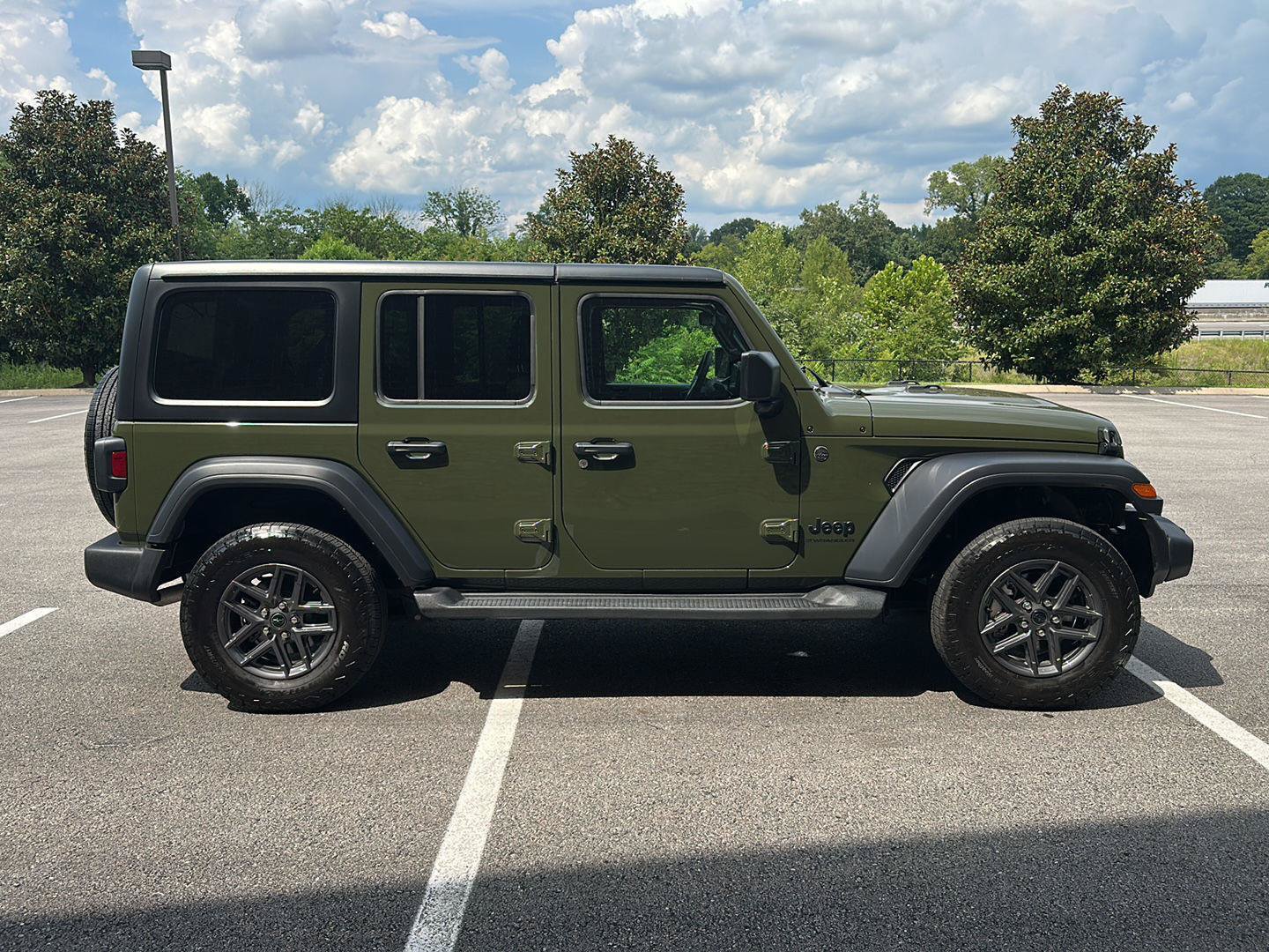 Used 2024 Jeep Wrangler Unlimited Sport AWD/4WD image 6