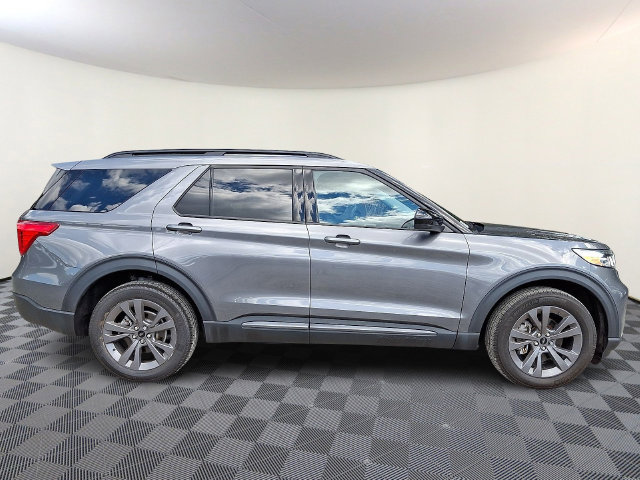 Certified 2024 Ford Explorer XLT w/ Equipment Group 202A AWD/4WD image 8