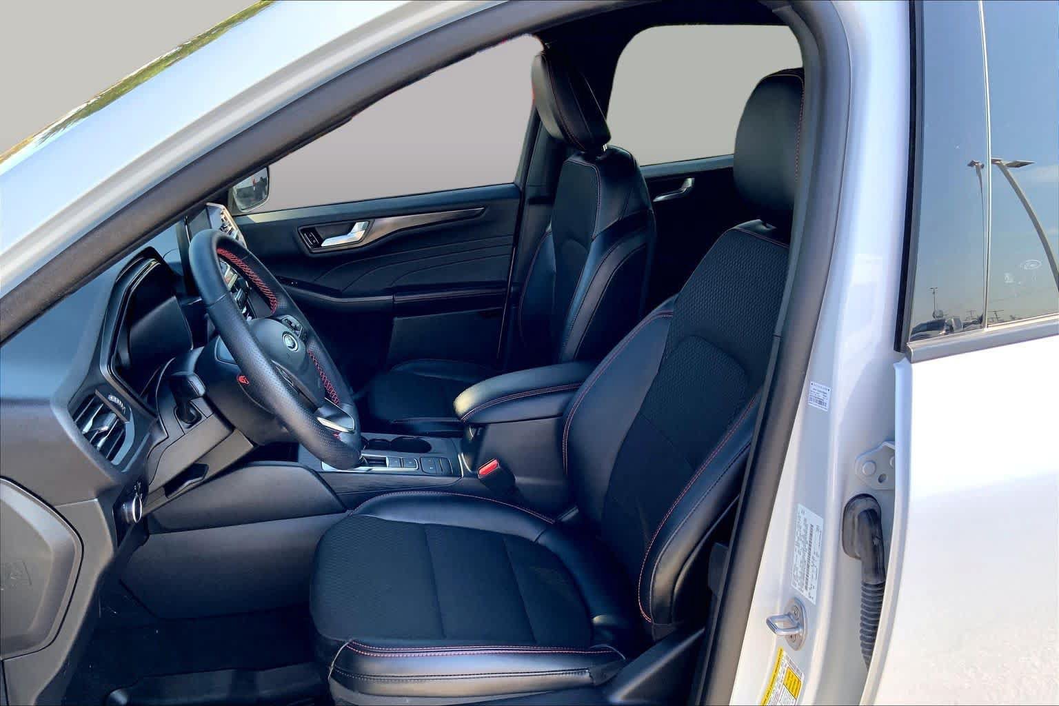 Certified 2026 Ford Escape ST-Line FWD image 8
