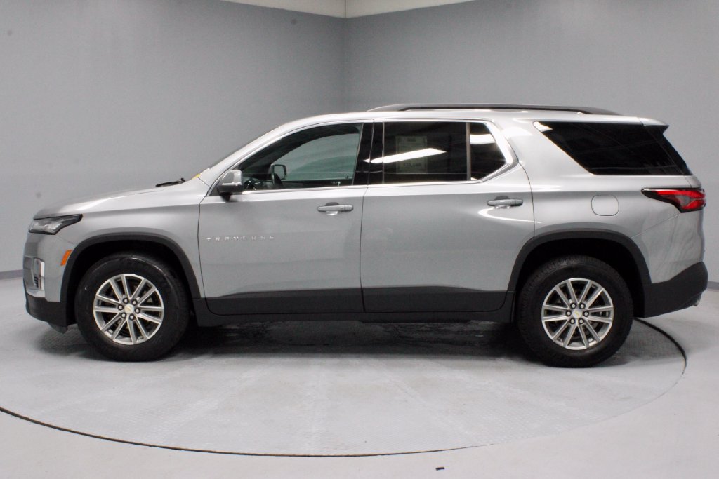 Used 2023 Chevrolet Traverse LT FWD image 8